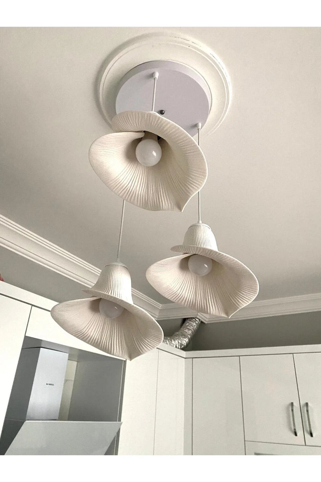 Su Zambağı Taş Dokulu Modern İskandinav Tarz 3lü Sarkıt Oturma Odası - Salon Avize