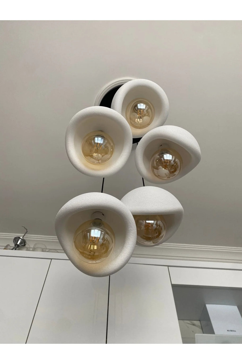 Modern 5'li Avize Beton Dokulu - Salon ve Oturma Odası İçin Şık Tasarım