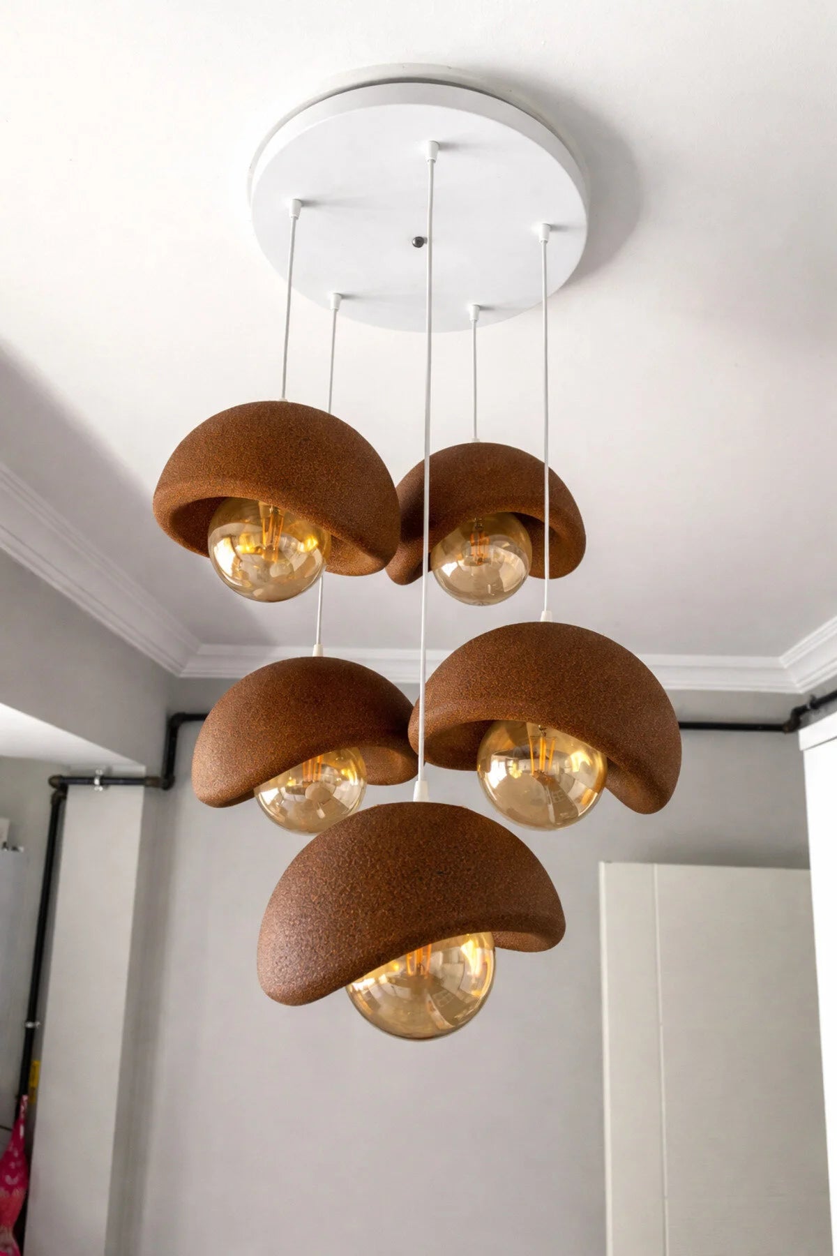 Modern 5'li Avize Beton Dokulu - Salon ve Oturma Odası İçin Şık Tasarım