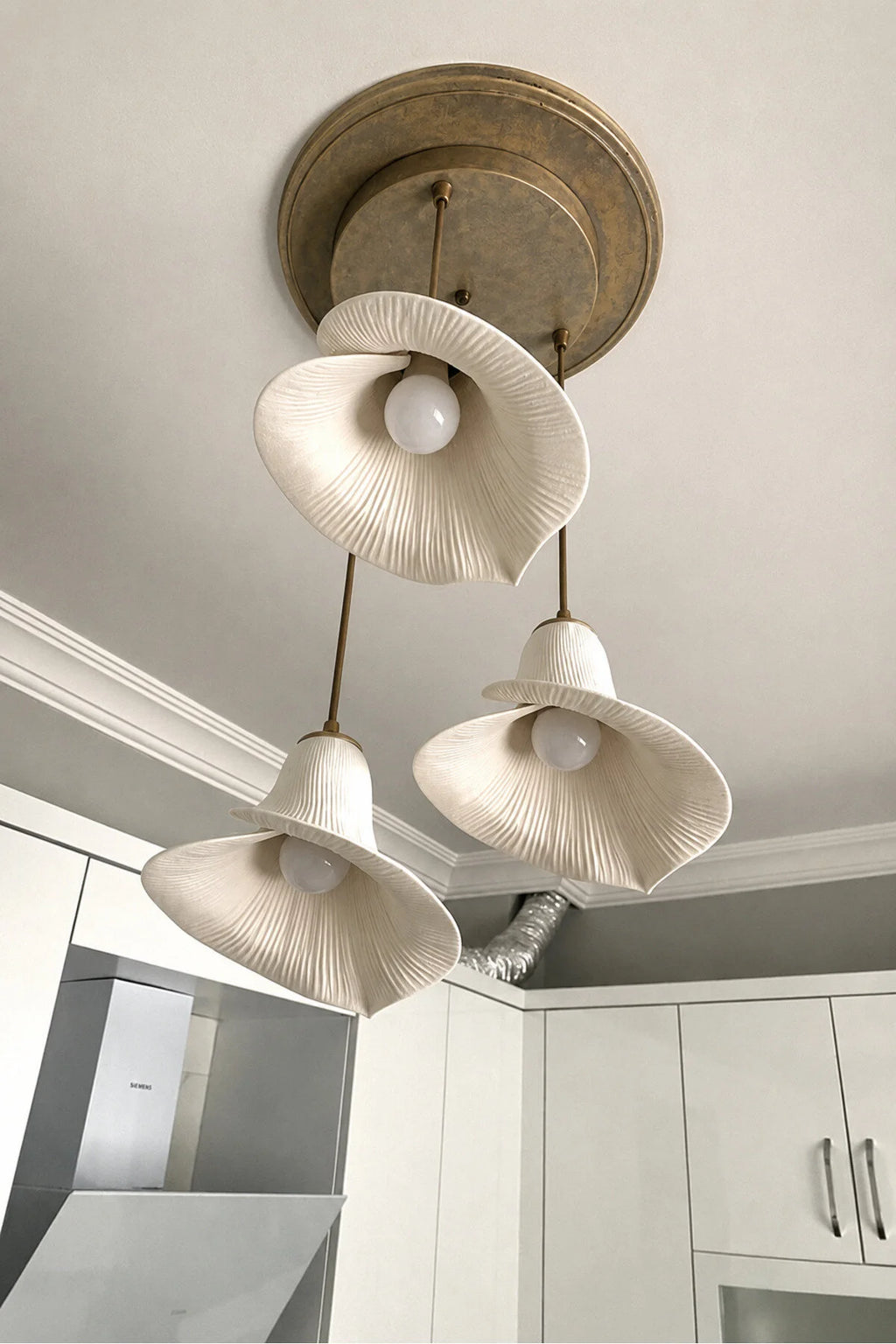 Su Zambağı Taş Dokulu Modern İskandinav Tarz 3lü Sarkıt Oturma Odası - Salon Avize